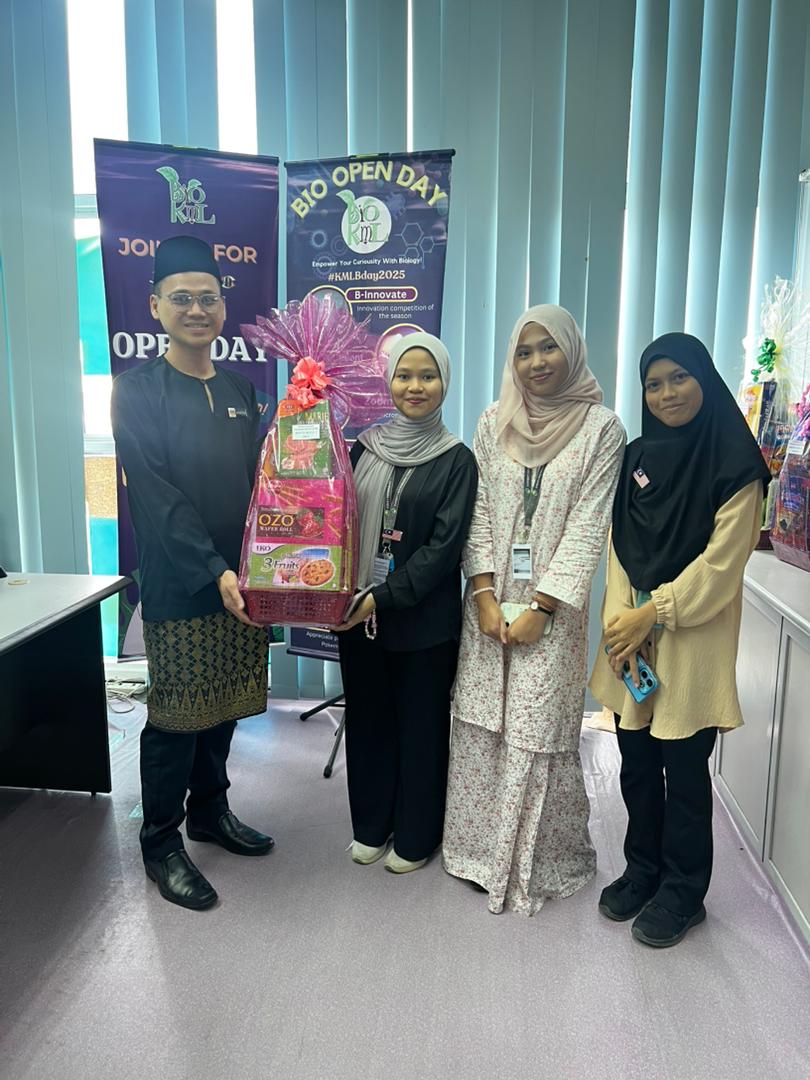 Gambar Penyampaian Hadiah 2